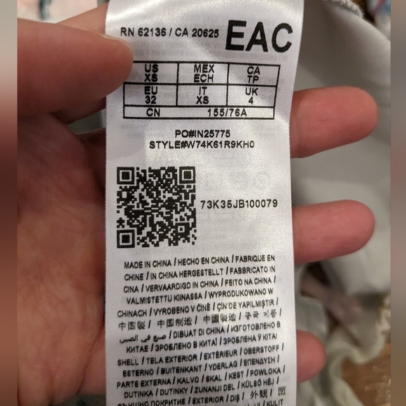 GUESS Light grey Fit and Flare Dress Floral Keyhole Halter sz XS - Picture 6 of 9